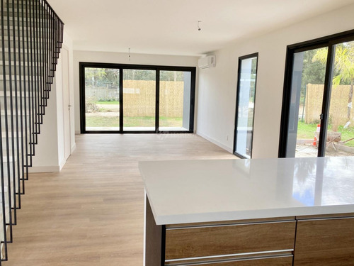 Alquiler Casa 3 Dormitorios Parque Miramar Jardin Parrillero Amenities Seguridad Almadia