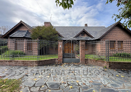 Venta Casa 7 Ambientes Moreno Centro