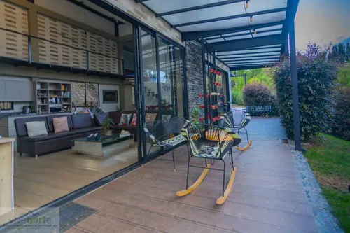 Casa En Venta En Alto De Las Palmas. Cod V12536
