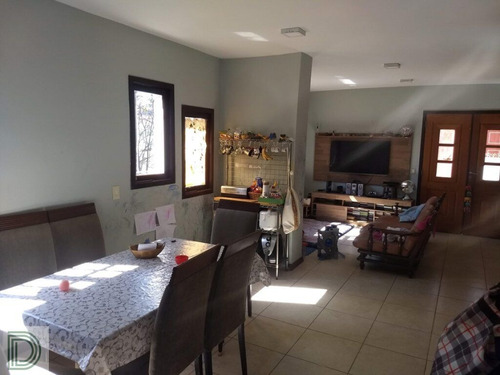 Imagem 2 de 15 de Excelente Sobrado De 2 Suítes, Sala Três Ambiente - Di26873