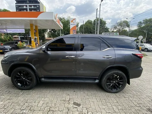 Toyota Fortuner 2.4 Srv Diesel 2022