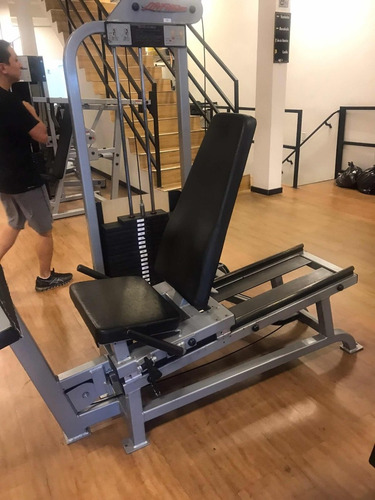 Academia Completa Life Fitness Com Tudo Dentro