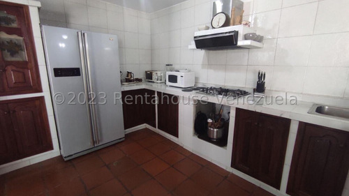& Maria Luisa Mendoza Vende Hermosa Casa En Urbanizacion Privada De Cabudare Remodelada Con Seguridad Las 24 Horas Con Bellas Areas Comunes 2 5 7 2 9 3