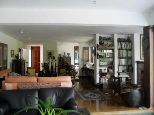 Linda Casa No Morumbi Com Ambientes Espaçosos E Belíssimo Jardim Com Piscina - 3-im16861