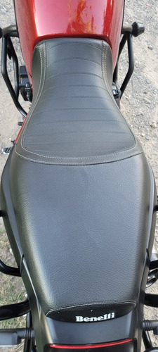 Imagen 16 de 25 de Benelli Leoncino 500