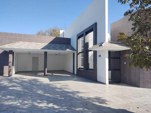 Residencia De Un Piso Al Nte Venta O Renta