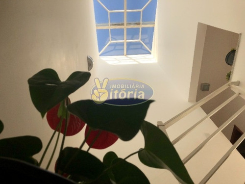 Imagem 12 de 19 de Sobrado Para Venda No Bairro Jardim Marek - 11095