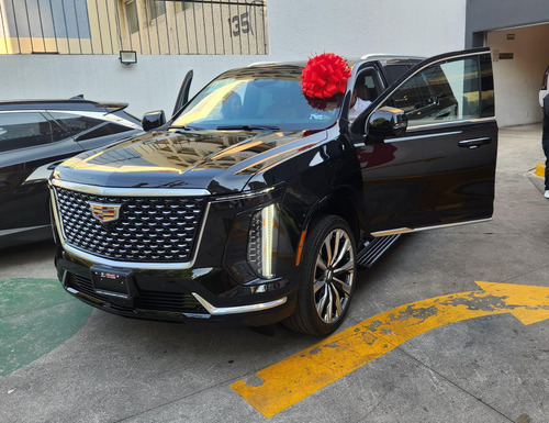 Cadillac Escalade ESV 6.2 Premium Luxury