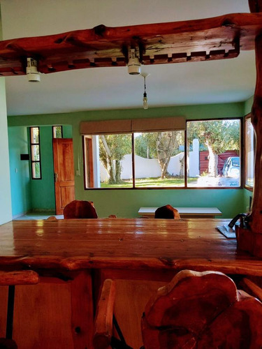 Casa En Venta - 5 Dormitorios 3 Baños 5 Cocheras - 760mts2 - San Carlos De Bariloche