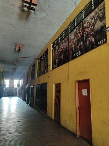Imagen 7 de 14 de Local Comercial Centro Comercial Savil Los Teques.