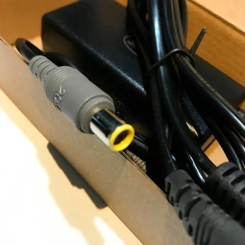Imagen 3 de 10 de Cargador Notebook Universal 65w 3.25a 20v Pin 7.9x5.0mm