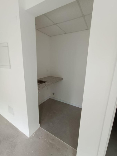 Imagen 12 de 30 de Rivera Próximo Arocena A Estrenar Oficina De 147 M2 !!