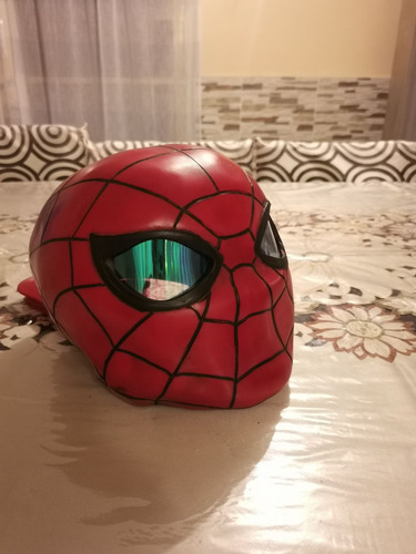 Casco Spiderman Rojo Spiderman (Usado)