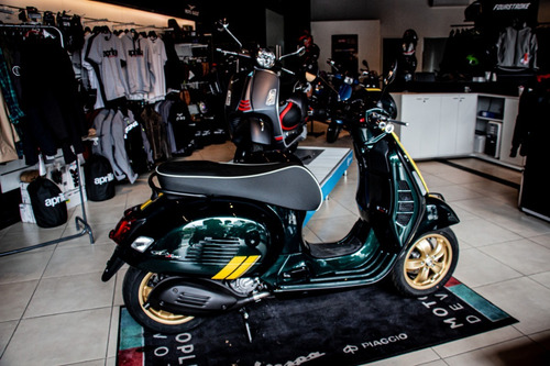 Imagen 6 de 25 de Vespa Gts Super 300 Racing Sixties Disponible Ya
