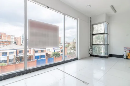 Local En Arriendo/venta En El Retiro. Cod V9819