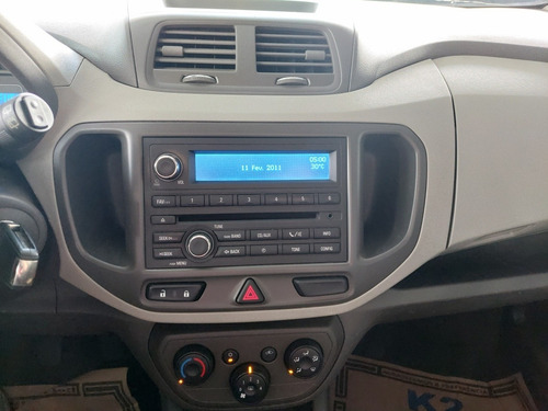 Imagem 13 de 14 de Chevrolet Spin 2013 1.8 Lt 5l 5p