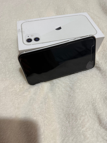 Apple iPhone 11 (64 Gb) - Blanco (Usado)