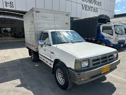 Mazda B2000 2.0 B2000