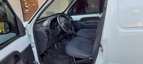 Imagen 10 de 22 de Renault Kangoo 2016 1.6 Furgon Ph3 Gran Confort Lc