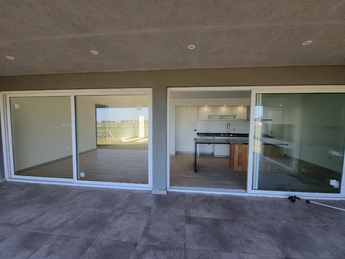 Casa A La Venta En San Felipe De Canning!!! 3 Dormitorios!! Vista Al Pulmon!! Oportunidad!!
