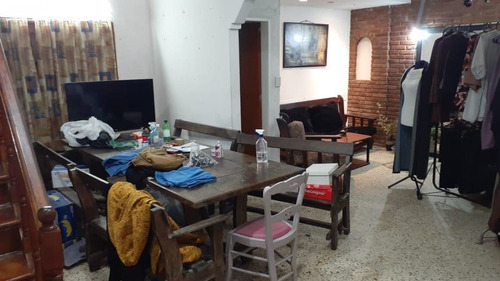 Imagen 5 de 13 de Chalet Ph En Venta En Castelar Norte