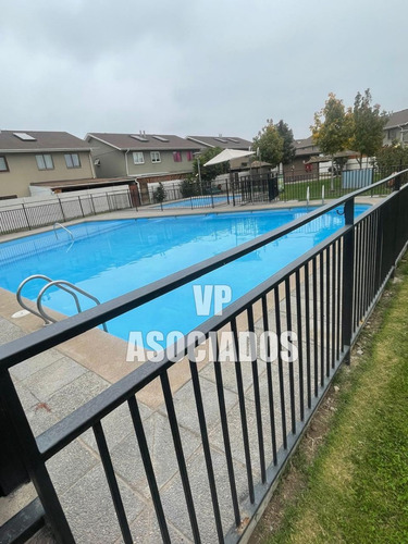 Liquidación Casa Con 3d - 2b En Condominio Los Alerces.