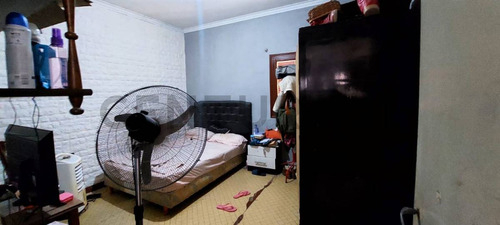 Pse Vende De Casa Interna, Sobre Av 7 De Marzo, Santo Tome, Dos Dormitorios, Living, Cocina-com...