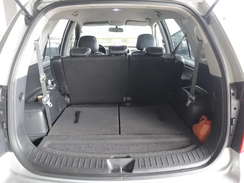 Kia Carens RONDO LX 2.0 MT 4X2 7PSJ