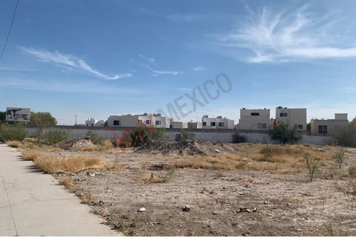 Terreno En Venta Sobre Calzada Gómez Morín Y Av De Los Metales Frente A Línea Verde Ideal Para...