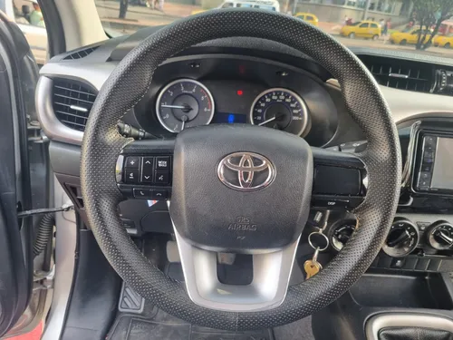 Toyota Hilux 2.4 Mt 4x4 Diésel