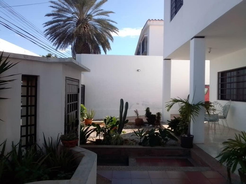 Imagen 2 de 13 de Casa En Venta