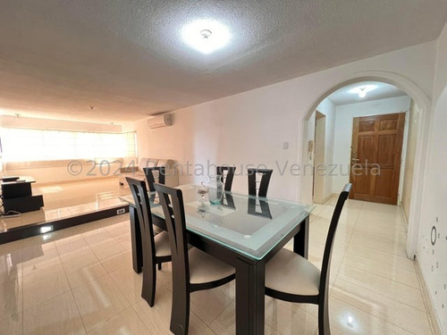 Apartamento En Venta Urb Andrés Bello Semiamoblado, Maracay 24-18738 Hc