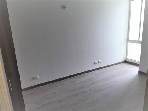 Imagen 12 de 23 de Venta Apartamento Castilla Imperial