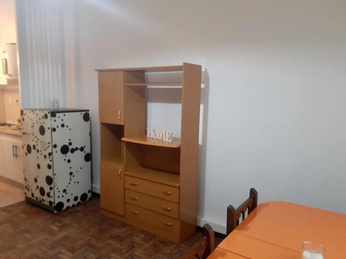 Imagen 4 de 8 de Venta - Oportunidad!! - Departamento De 1 Amb. Retasado!!
