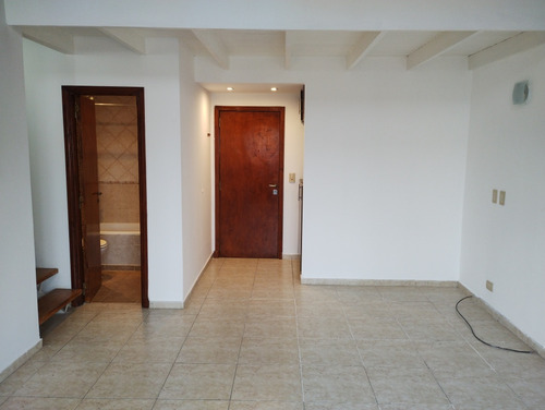 Loft 2 Ambientes En Planta Alta. Chauvín