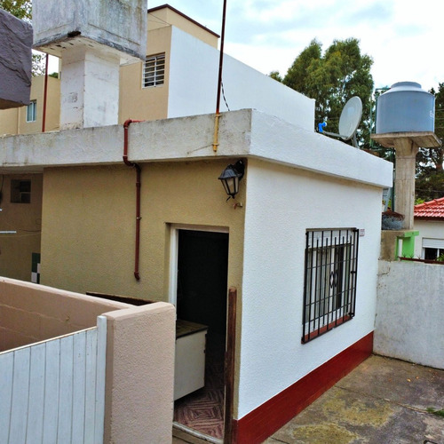 Imagen 5 de 18 de Casa Con Espacio Aéreo Lugar Para Auto. Sin Expensas.