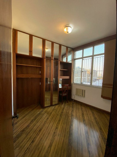 Apartamento À Venda Na Rua Mariz E Barros, Maracanã, Rio De Janeiro - Rj - Liv-8595