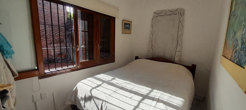 Venta De Ph Casa De Bajos 2 Dormitorios, Garage Y Patio De 40m2 En Punta Gorda