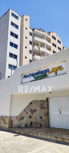 Apartamento En Zona Privilegiada Con Vista A La Ciudad, Maneiro, Isla De Margarita, Nueva Esparta - Cod. 0614