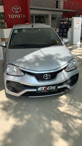 Imagen 2 de 9 de Toyota Etios 1.5 X Sedan 6mt Sarthou
