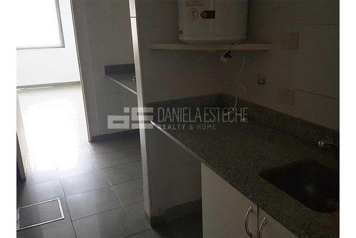 Daniela Esteche Realty & Home Oficina A La Venta Office Park Plaza.