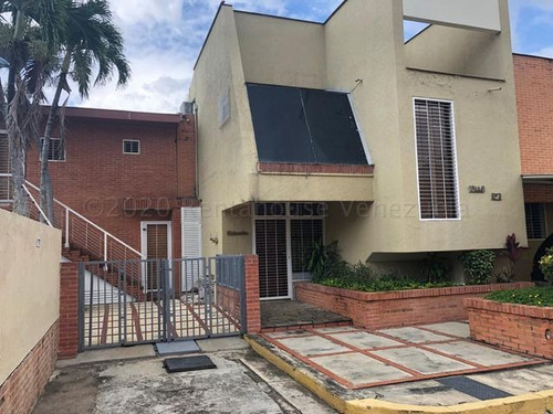 Town House En Venta Altos De Guataparo Valencia Amplio Planta 100 Hermosas Areas Sociales Anra