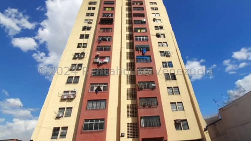 Hernan Ramirez Tiene Hermoso Apartamento  En Venta En El Oeste De Barquisimeto 