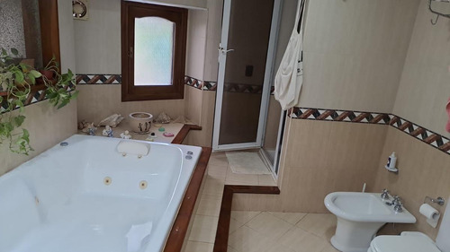 Casa En Venta - 3 Dormitorios - Piscina- 586mts2 - Countries/b.cerrado (berazategui)