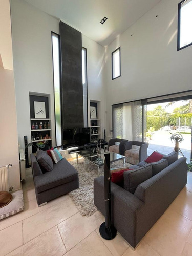Imagen 6 de 30 de Impresionante Casa En El Casco (pacheco)