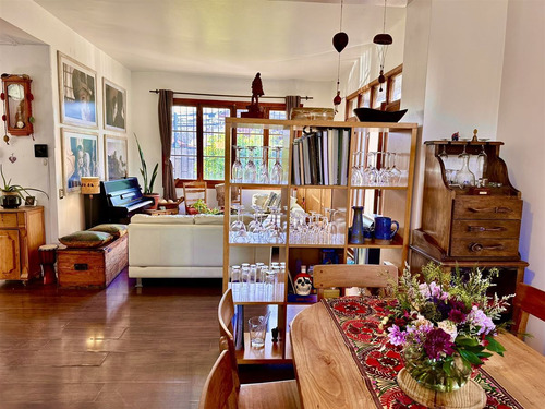 Casa En Venta De 4 Dorm. En Ñuñoa