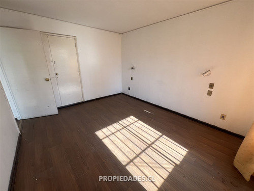 Casa En Venta De 3 Dorm. En Ñuñoa