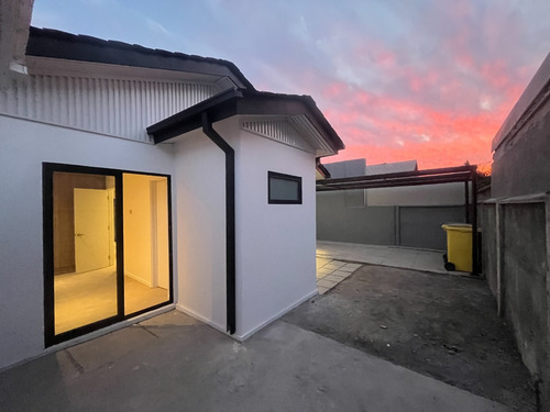 Maravillosa Casa Recién Remodelada, Finas Terminaciones.