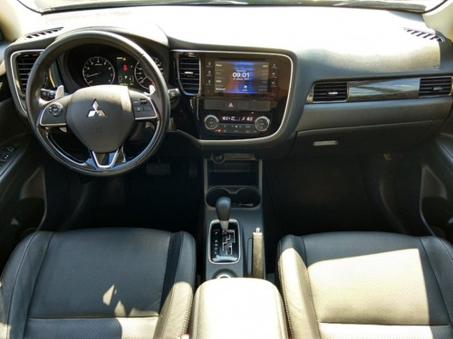 Outlander 3.0 Gt 4x4 V6 24v Aut 2016 C/ Teto Solar