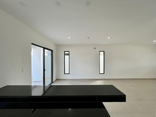 Residencia En Privada Con Amenidades, Lote 193, En Tamora, Conkal